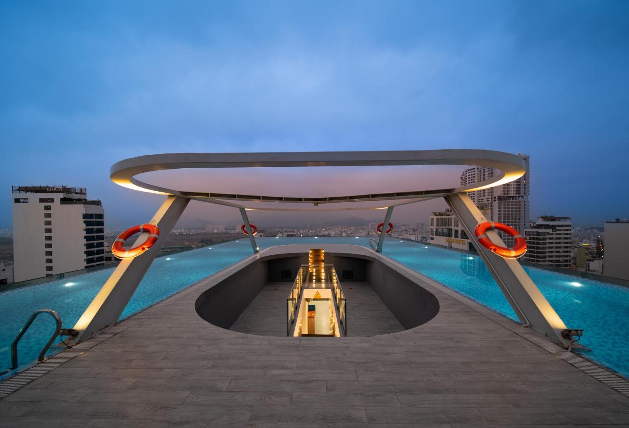 Grand Tourane Nha Trang Hotel Buitenkant foto