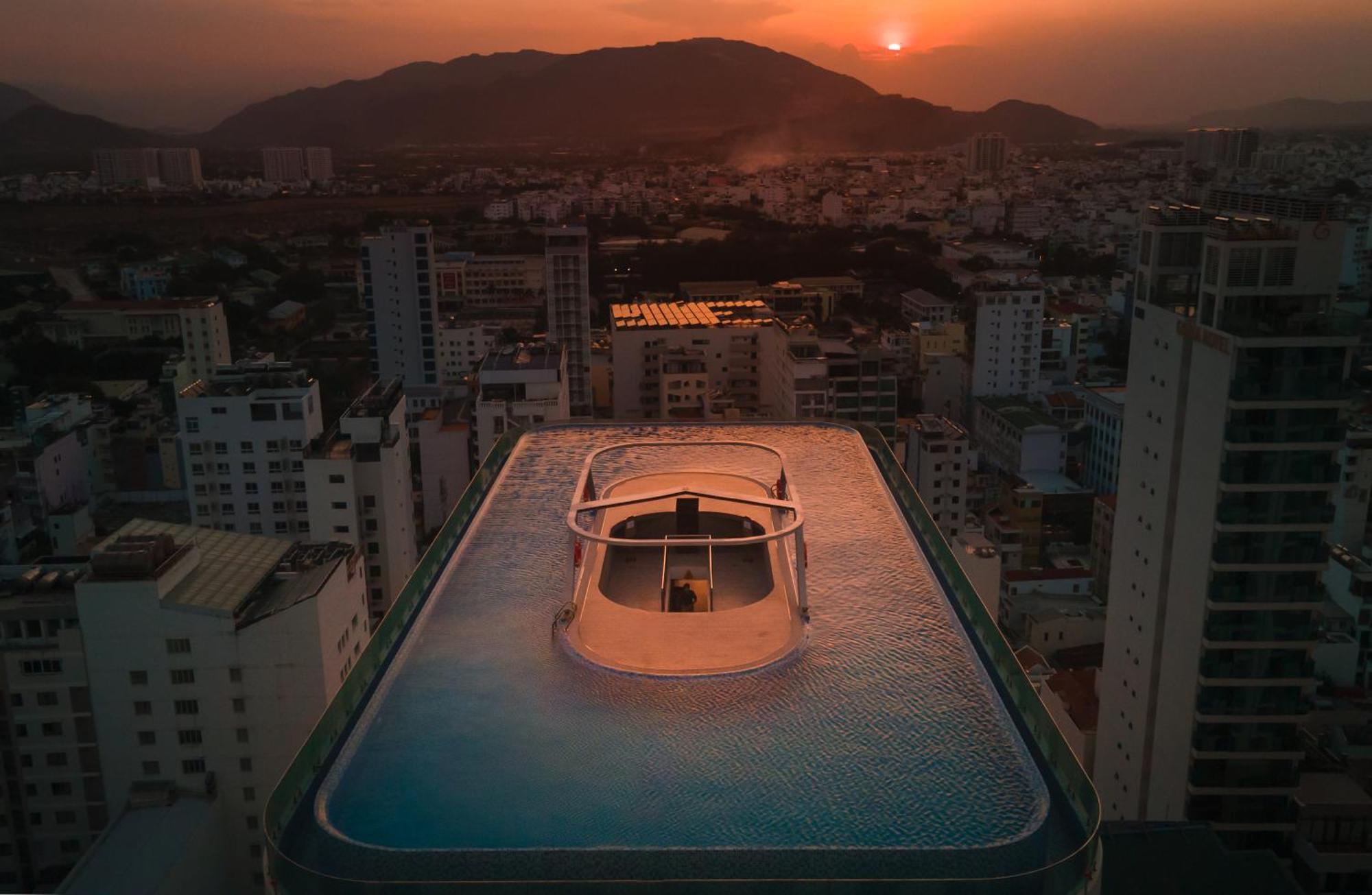 Grand Tourane Nha Trang Hotel Buitenkant foto